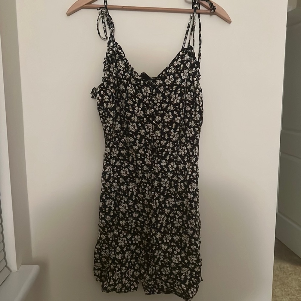 Black Daisy Mini Dress (Forever 21)